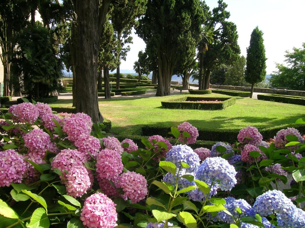 Lontani Da Casa Bed & Breakfast Borgofranco d'Ivrea Bagian luar foto